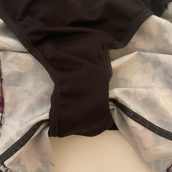 Lululemon Hotty Hot Short 2.5 Utopia Multi /Deep Phantom Size 4 Tall - Picture 11 of 14